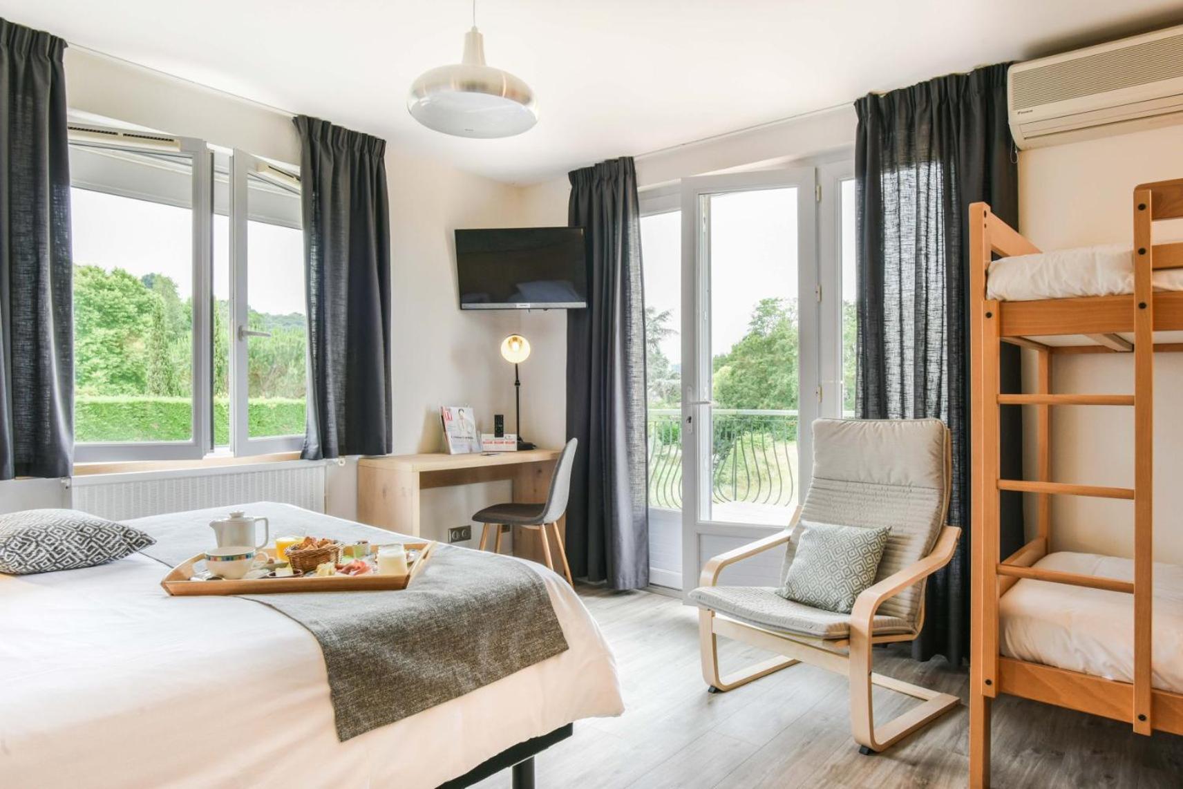 Logis Auberge Du Relais - Hotel & Restaurant Berenx Room photo