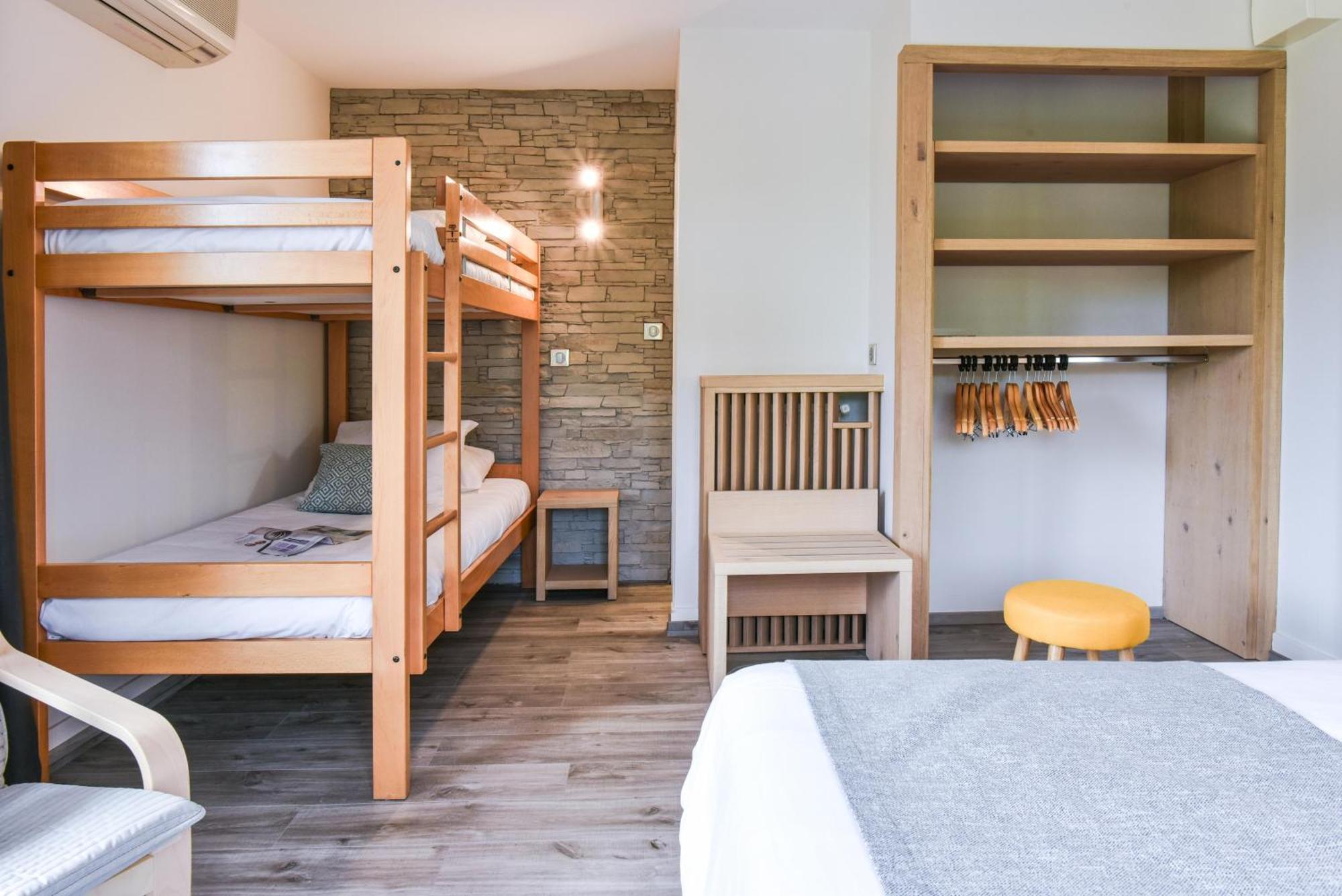 Logis Auberge Du Relais - Hotel & Restaurant Berenx Room photo