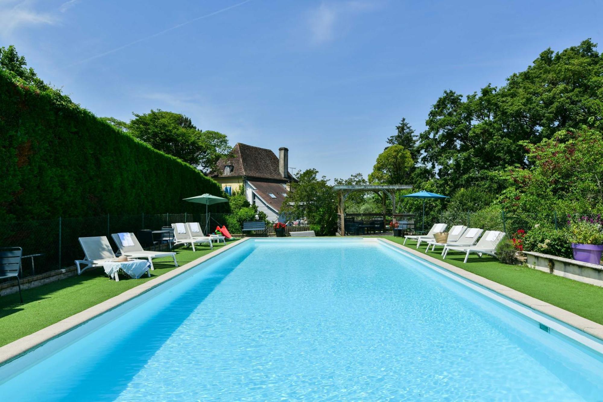 Logis Auberge Du Relais - Hotel & Restaurant Berenx Exterior photo